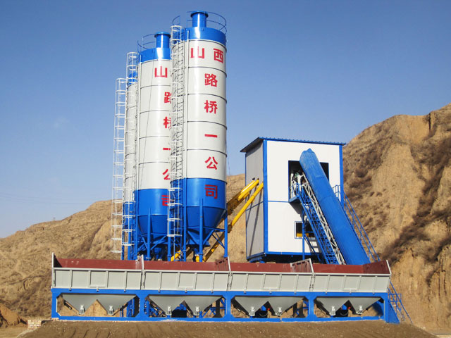 山西(xi)路橋一(yi)公司混(hun)凝土攪(jiao)拌站