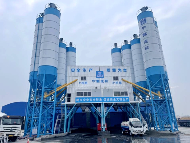 商品混(hun)凝土攪(jiao)拌站冬(dong)季施工(gong)要注意(yi)幾個問(wen)題